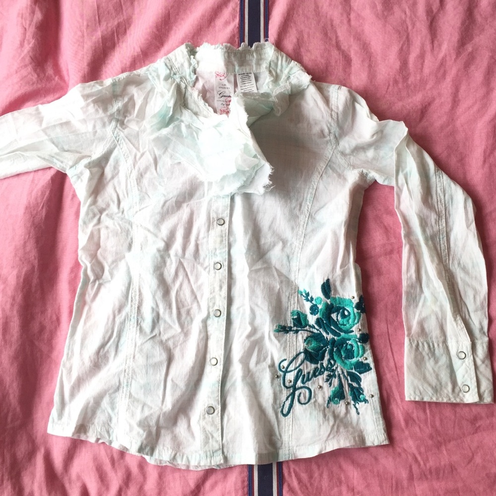 Guess button up